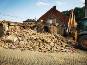 Gruz po rozbiórce budynku – AL-MAR Głubczyce.