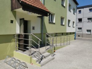 Estetyczny plac i podjazd na osiedlu z kostki brukowej – kompleksowe wykonanie Głubczyce